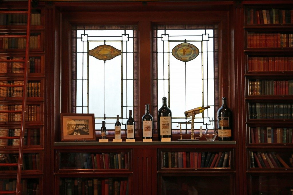 Library-at-LEcole-No-41-Winery-1024x682