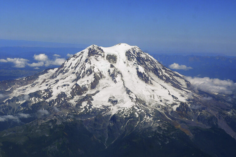 上週聖海倫火山出現長達數小時的「震動」 引發雷尼爾山火山泥流的擔憂