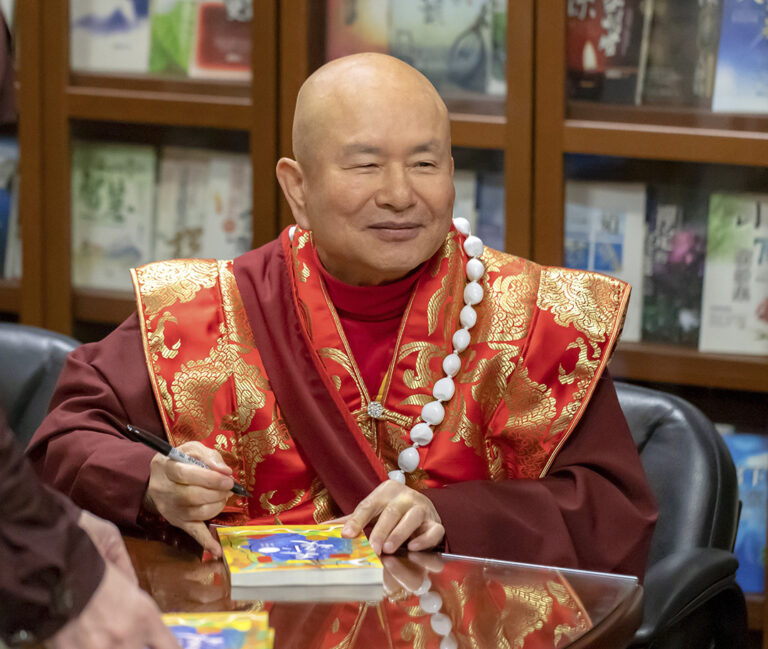 蓮生活佛「天外之天」簽書會    佛菩薩救度眾生的感應