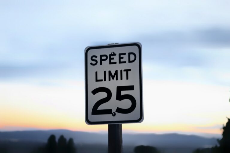 西雅圖市大部分街道限速降低至25mph