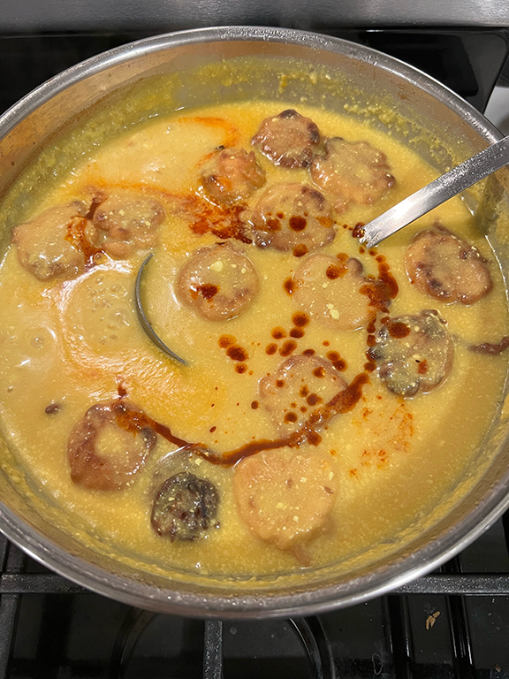 印度餐廳吃不到：鷹嘴豆粉炸球優格咖喱（Kadhi Pakoras）