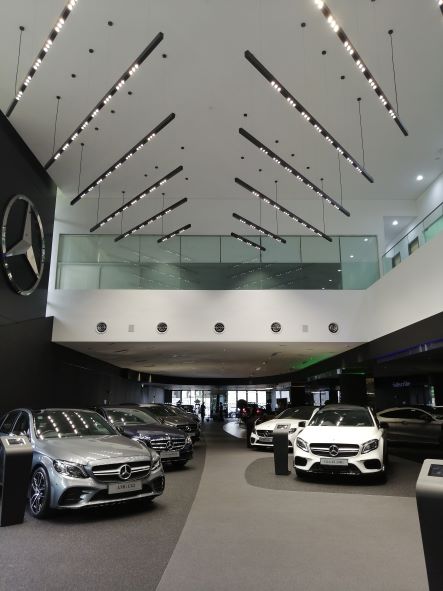 人們購買汽車的方式正在發生變化 汽車製造商也在進行相應的調整