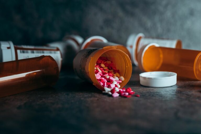 缉毒局去年起秘密限制处方药物批发量 药剂师表示政策令病人的康复之路愈发困难