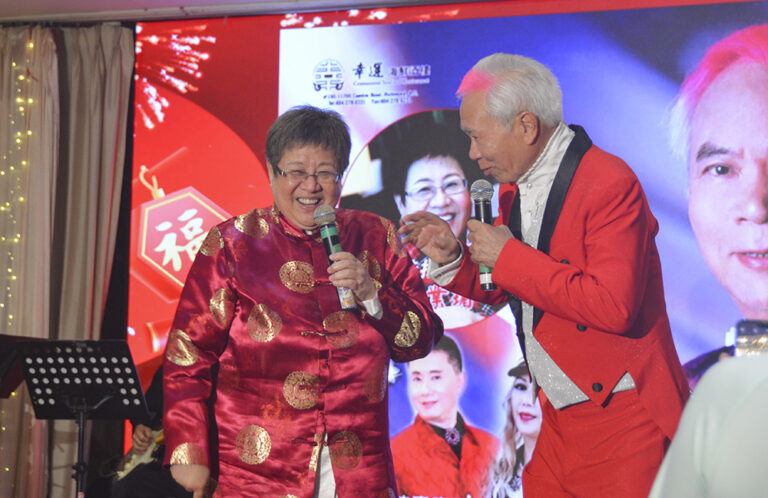 李龙基和高雄献唱热爆全场 寿星女卢业瑂担任司仪风趣幽默