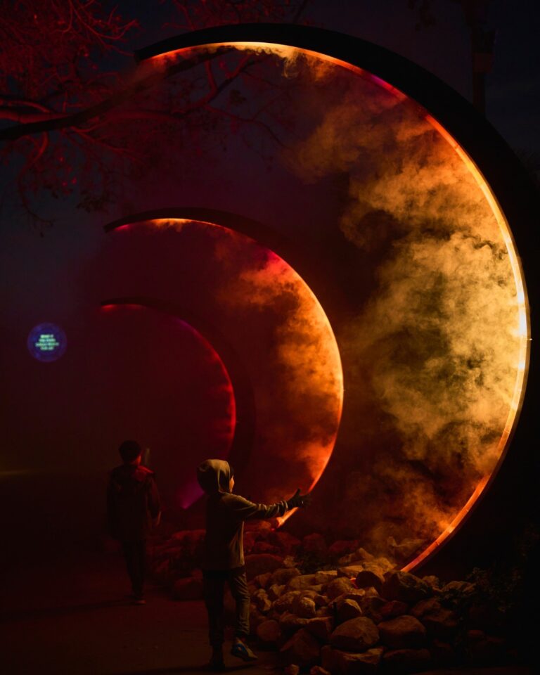 不一樣「燈飾」：銀河星光秀週五揭幕