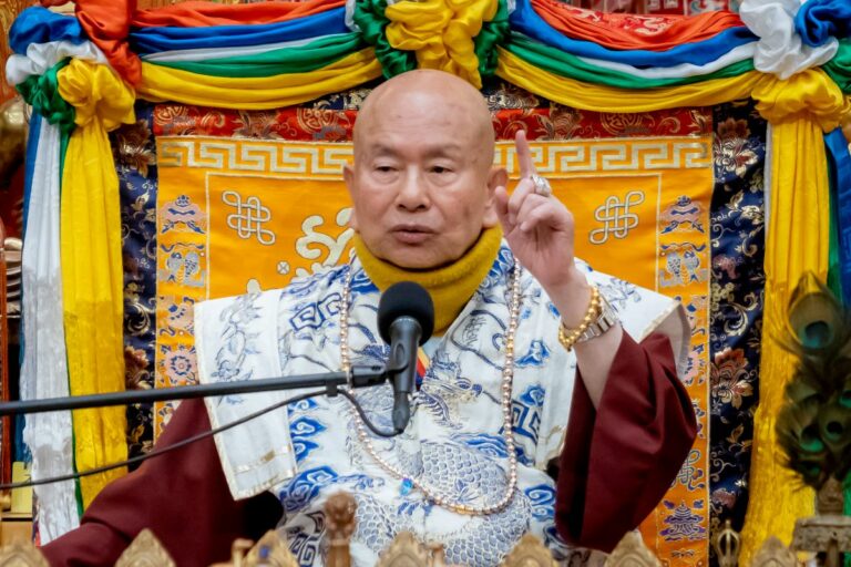 蓮生活佛教導走出內心灰色地帶    雷藏寺為米而走贊助食物銀行
